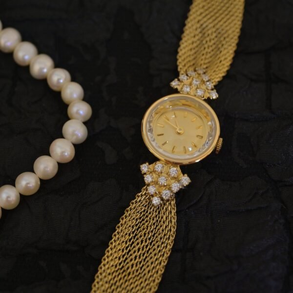 Luxury Quartz Women's Watch - Image 6