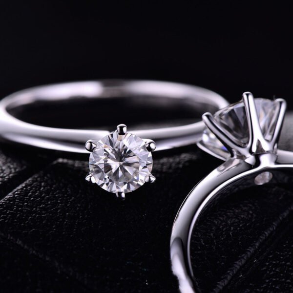 Platinum six-claw ring - Image 2